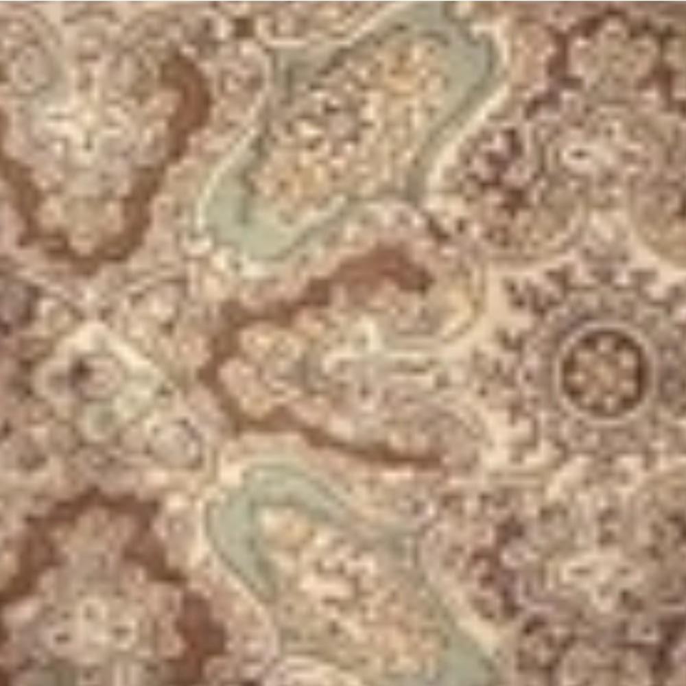 Elegant Green and Beige Patterned Scarf - Picture 3 of 3